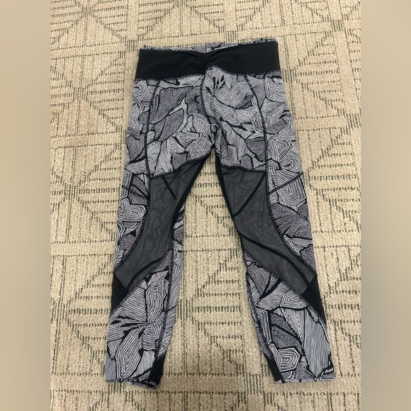 Lululemon Pace Rival Crop Leggings in Dottie Tribe Size 10 - Picture 4 of 8